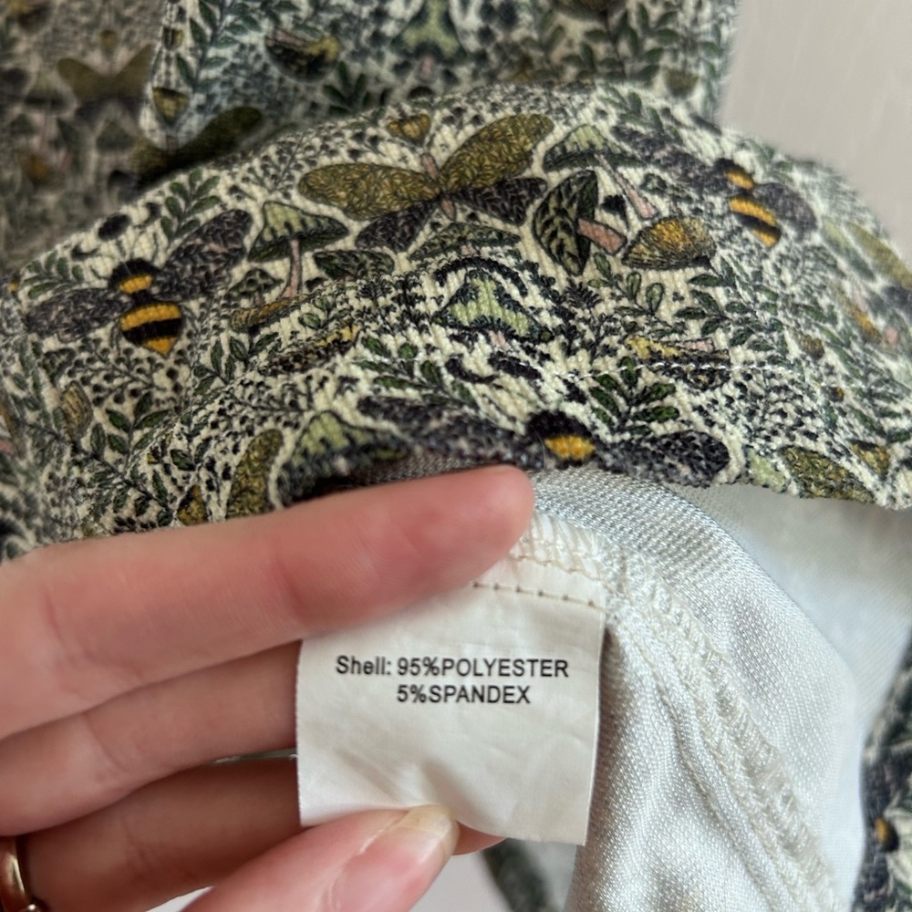 Bee Patterned Overall Dress - Picture 4 of 6